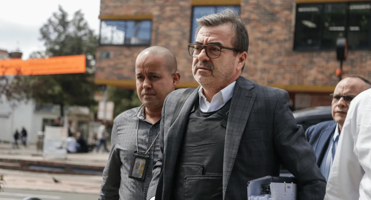 Olmedo López, exdirector de la Ungrd, fue llevado de urgencia a una clínica en Bogotá. Esto se sabe del traslado de urgencia de Olmedo López, testigo del caso Ungrd, a una clínica