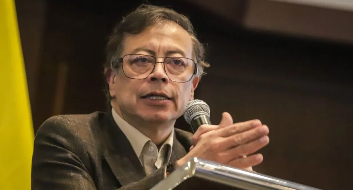 Petro defendió las finanzas de su Gobierno. Petro defendió las finanzas que dejó su Gobierno, pero un problema técnico se robó la atención