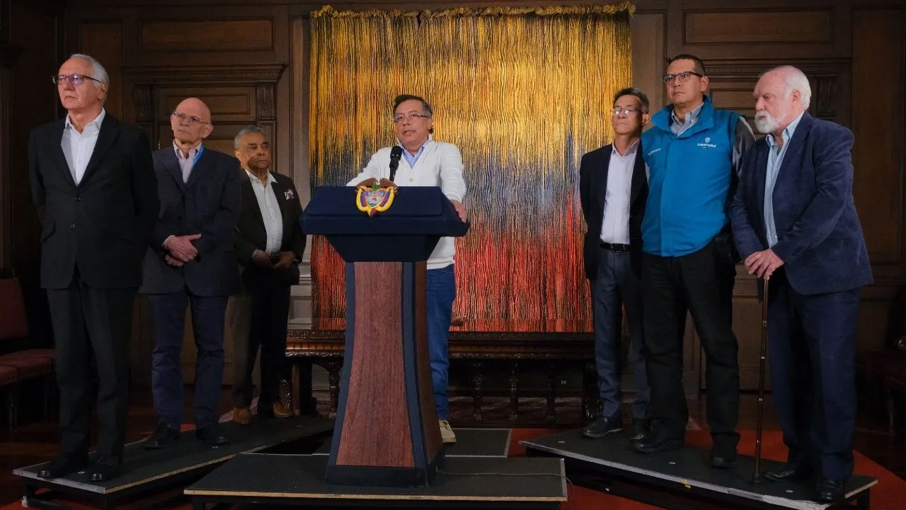 Petro defiende reforma a la Salud Petro revela cifras de EPS y plata ‘embolatada’ del sistema de salud