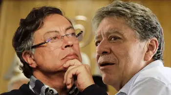 Petro y Bruce Mac Master se culpan mutuamente por el cierre de Propal. Petro y Bruce Mac Master se echan la culpa por el cierre de Propal: esto dijo cada uno