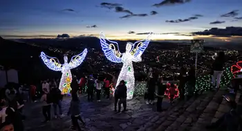 Piden evaluar los alumbrados navideños de 2026 por el riesgo de racionamiento de energía. ¿Habrá alumbrados navideños este año? Senador pide a alcaldes evaluar si los instalan por El Niño
