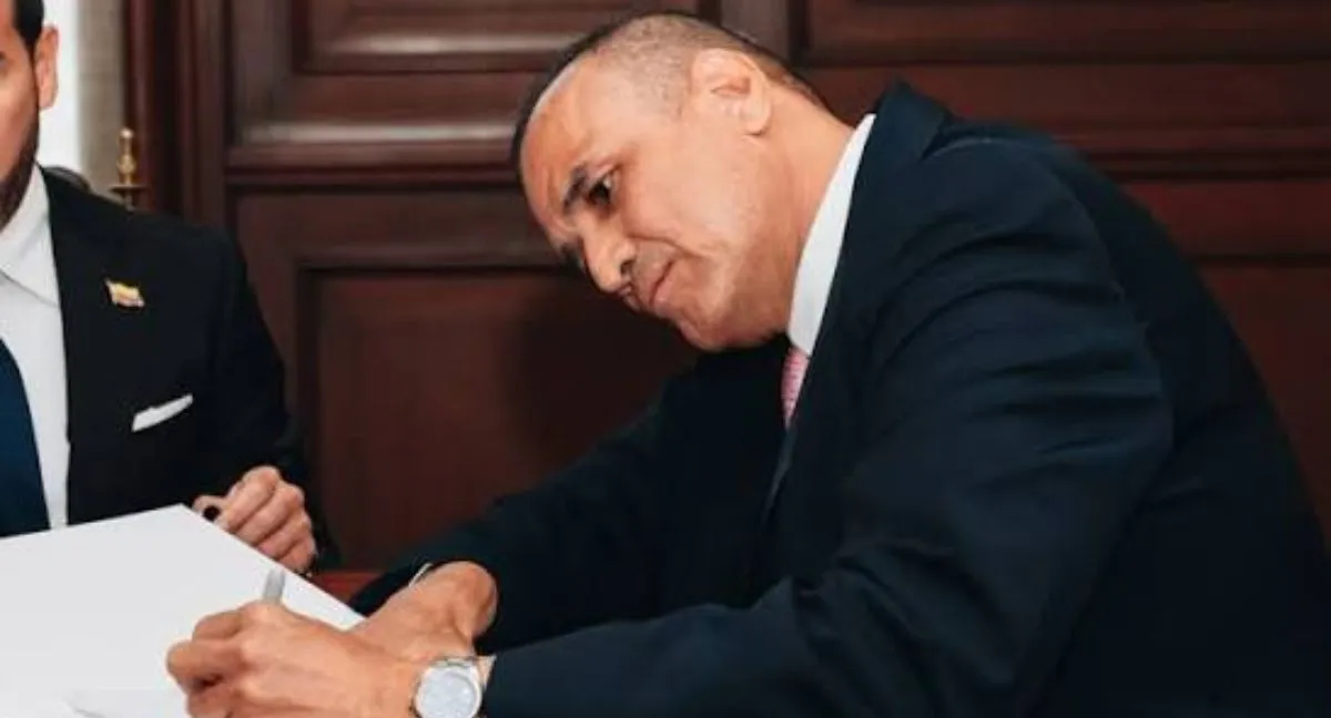 Pidieron renuncia al presidente de Colpensiones El presidente Abelardo De La Espriella le pidió la renuncia al presidente de Colpensiones