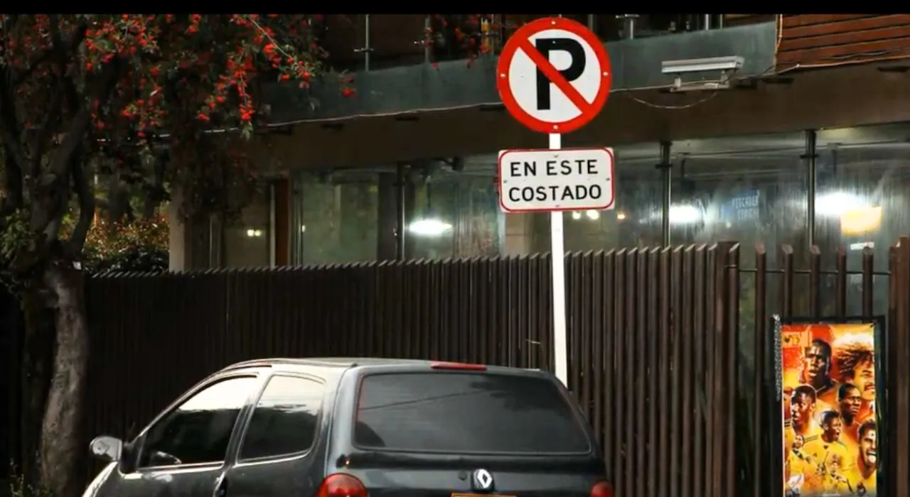 Por parquear mal su vehículo dos o más veces le pueden suspender la licencia Por parquear mal su vehículo este número de veces le pueden suspender la licencia