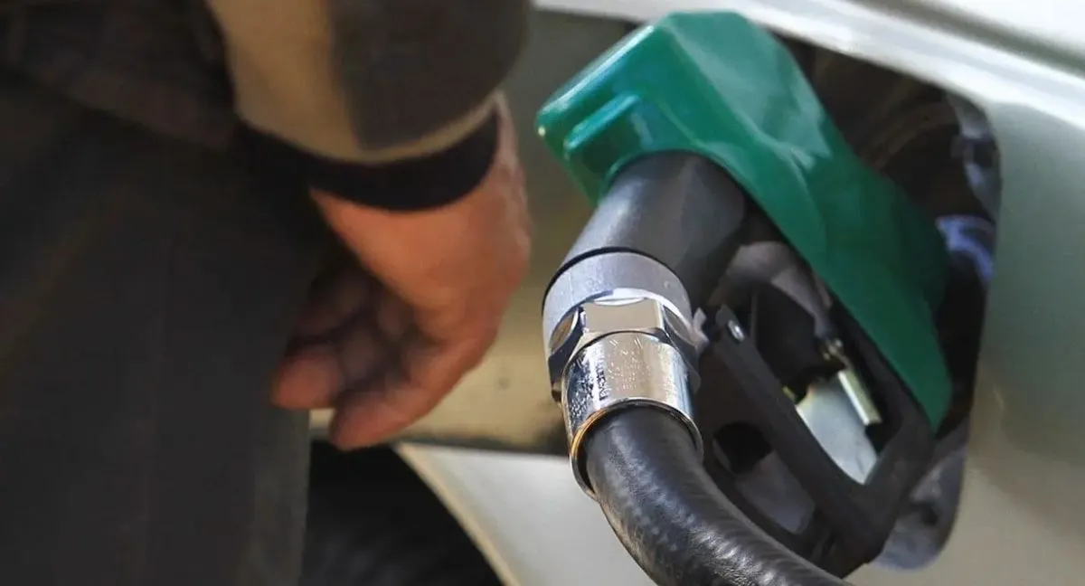 Precio de la gasolina No subirá la gasolina en octubre para usuarios, pero gobierno pagará $ 8.300 millones como subsidio