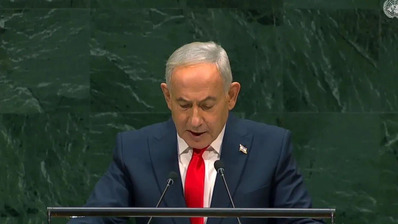 Primer ministro Benjamin Netanyahu empezó a hablar en la ONU tras un fuerte choque Choque en la ONU por intervención de Netanyahu: "Si hay otros cobardes morales, retírense"
