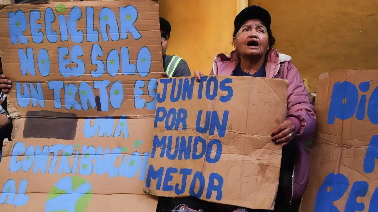 Protesta recicladores ¿Por qué protestan los recicladores en Bogotá? Esto es lo que le exigen al Gobierno