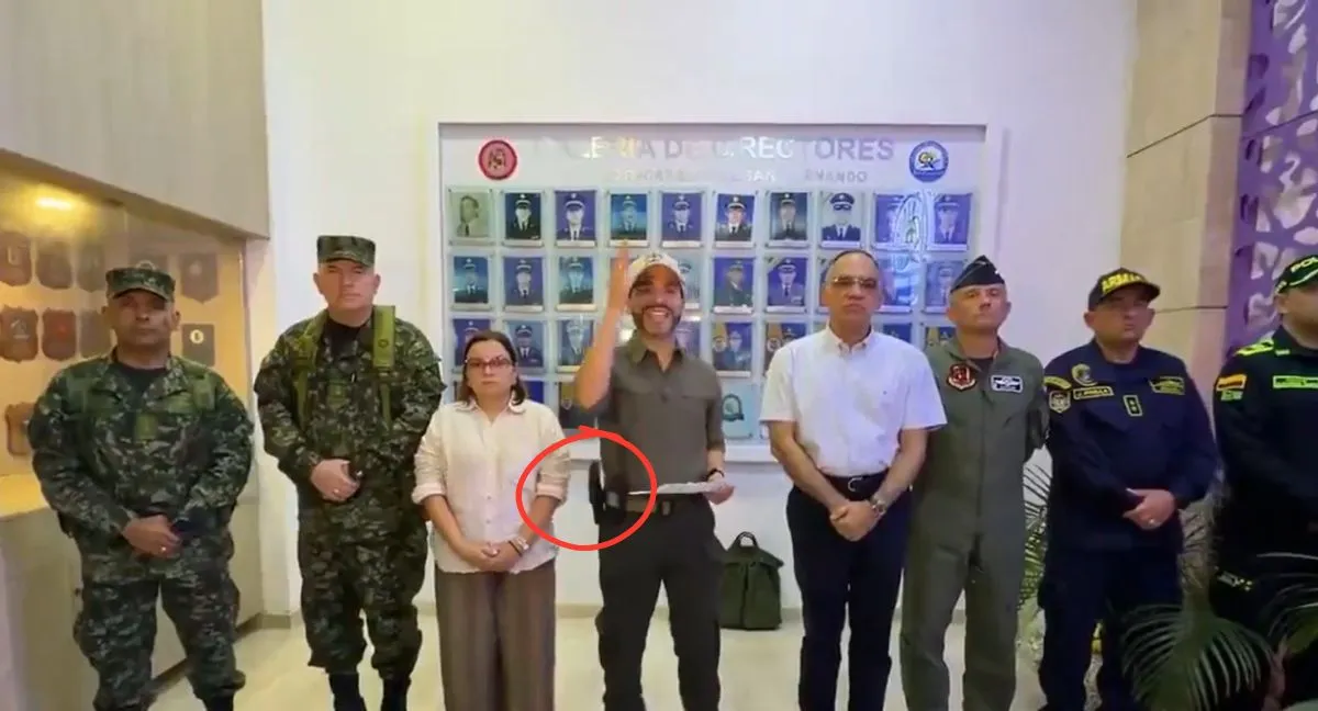 ¿Puede el presidente portar un arma? ¿Tiene permitido el presidente de Colombia portar un arma de fuego? Esto dice la ley