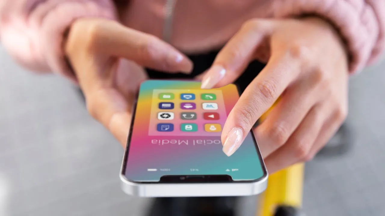 ¿Qué es el 'modo abuelita' en los celulares y cómo activarlo? ¿Cómo activar el 'modo abuelita' en los celulares? Texto más grande y manejo sencillo
