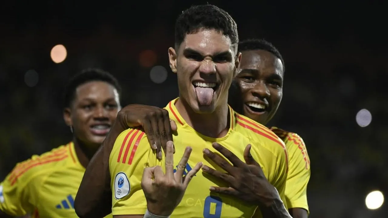 ¿Quién es Santiago Londoño, el colombiano que destacó en la lista de 'The Guardian'? Él es el único colombiano que aparece en la lista de los mejores talentos jóvenes del fútbol