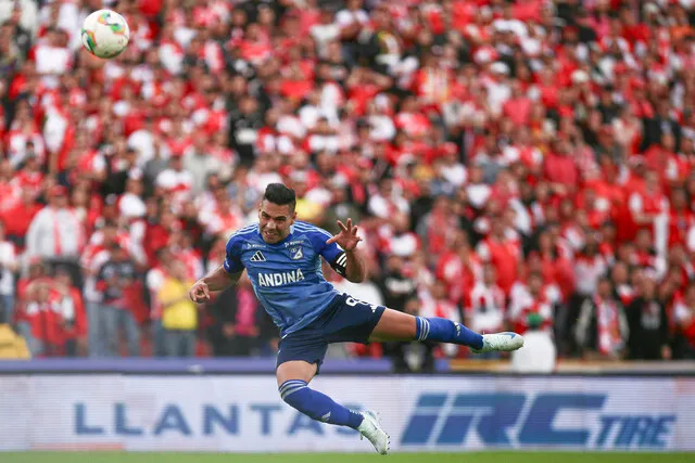 Radamel Falcao García aún no ha podido consolidarse en la titular de Millonarios. ¿Comienza a cansar la quejadera de Radamel Falcao García con Millonarios?
