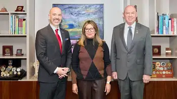 Reunión del director de la DEA Terrance C. Cole con la fiscal General Luz Adriana Camargo La llegada del director de la DEA a Colombia, la antesala del encuentro Petro-Trump