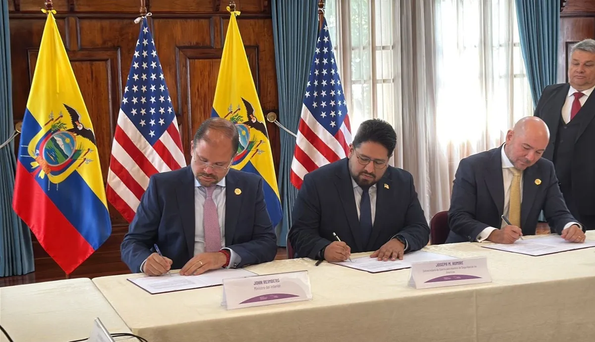 Reunión Ecuador - EE. UU. Subsecretario de Guerra de EE. UU. en Quito: ¿Se vienen bombardeos a disidencias desde Ecuador?