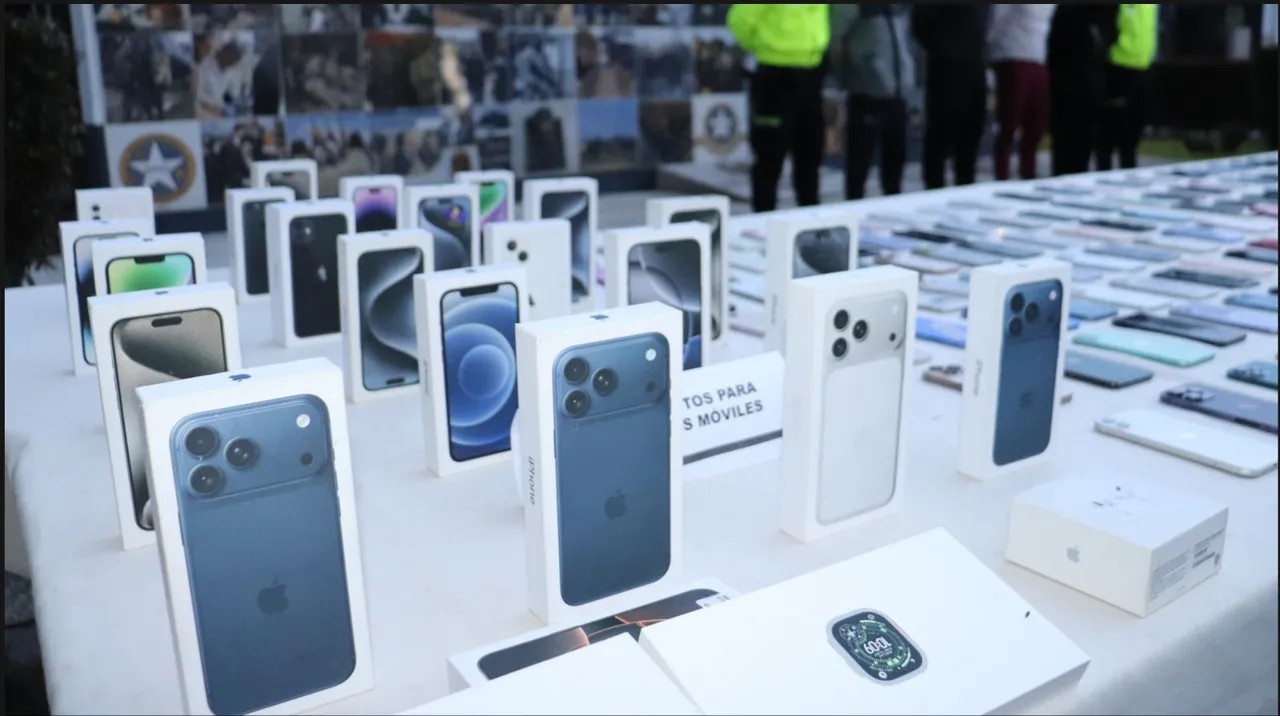 Robo celulares Bogotá Así operaba desde Bogotá sofisticada red de robo de celulares con nexos en Perú y Ecuador
