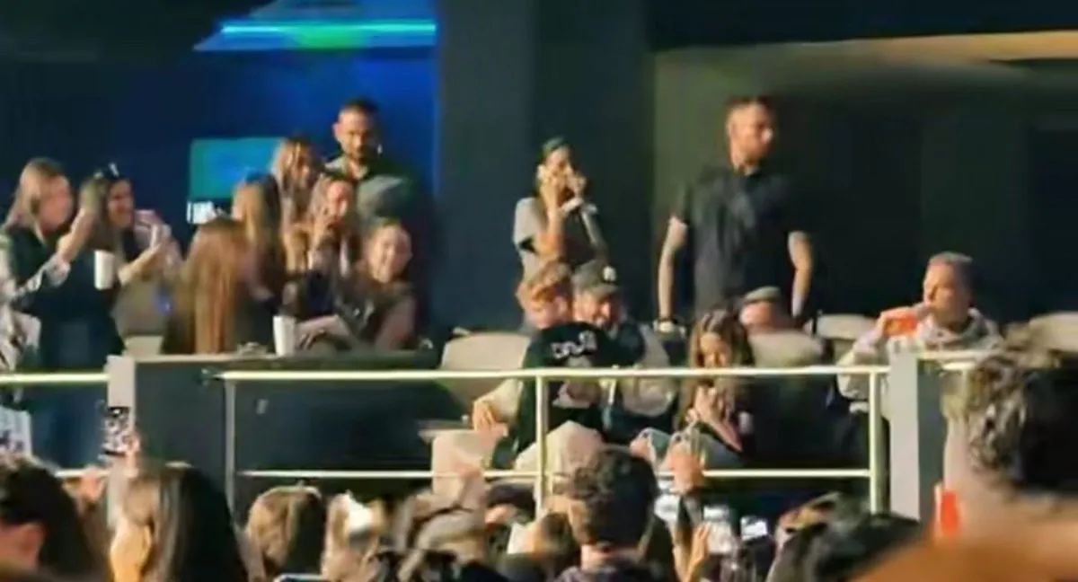 Rodrigo De Paul Video | De Paul no dejó sola a Tini en su concierto en Bogotá y así se vio de enamorado