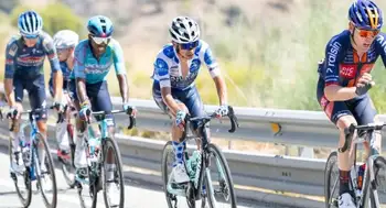 Santiago Buitrago Buitrago sigue siendo el rey de la montaña, Omrzel ganó la etapa y Enric Mas amplió su ventaja