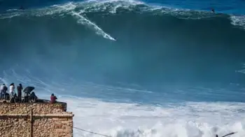 Sebastian Steudtner La verdad detrás del video viral del surfista dominando una terrorífica ola de 26 metros