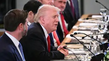 Senado rechaza limitar autoridad de Trump Senado de EE. UU. frena resolución que buscaba limitar el poder de Trump para atacar a Venezuela