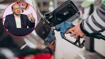 Sube el precio de la gasolina La gasolina sí bajará y será más de $ 300: esto dijo el ministro de Hacienda