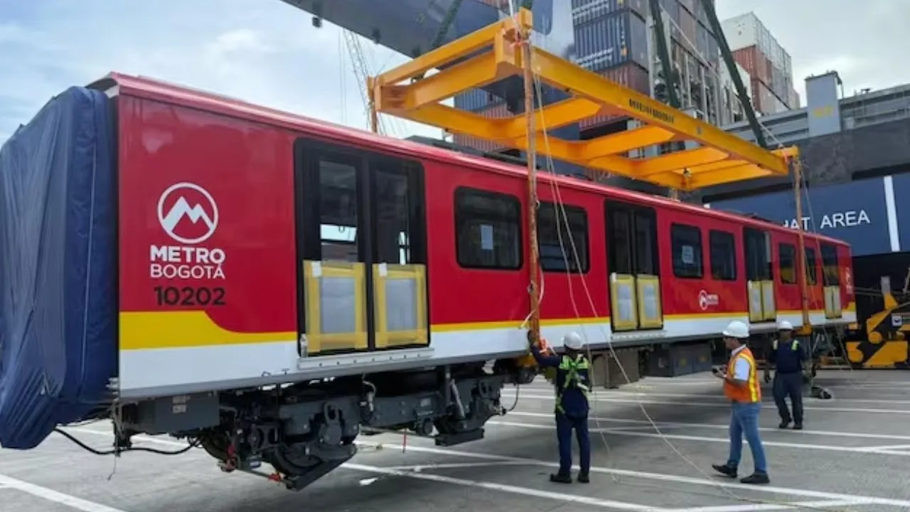 Tren El segundo tren del Metro de Bogotá ya está en el país