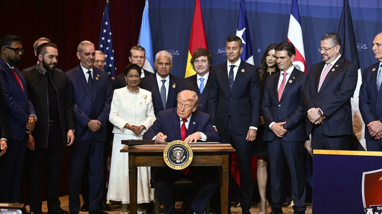 Trump durante la cumbre “Escudo de las Américas” con líderes aliados. Trump anunció en la 'Cumbre de las Américas' alianza de 17 países para 'destruir' a los cárteles