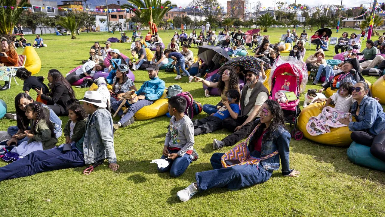Tutaina 2025: picnic literario navideño en Bogotá Vuelve el picnic literario que convierte la Navidad en historias al aire libre: ‘Tutaina 2025'