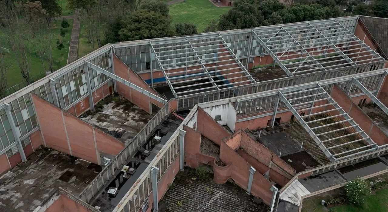 UDS: El elefante blanco del deporte bogotano sigue vivo. La herencia de la Unidad Deportiva El Salitre en Bogotá: Abandono y sobrecostos