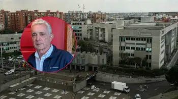 Uribe ante la Fiscalía por masacres de El Aro y La Granja Masacres de El Aro y La Granja: ¿comisión de acusaciones debe investigar a expresidente Uribe?