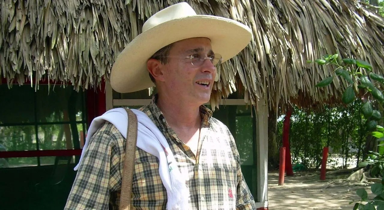 Uribe tendría que pagar condena en la hacienda el Ubérrimo El expresidente Uribe cumpliría una eventual condena en un terreno de 1.500 hectáreas