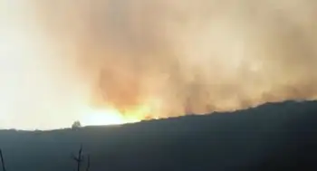 Villa de Leyva incendios Video | Así amanece hoy Villa de Leyva: sigue el incendio y helicópteros reanudan operaciones