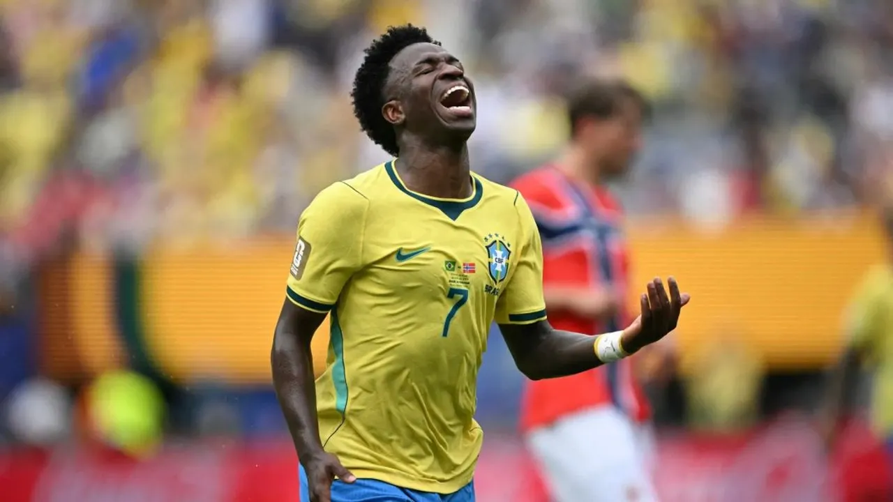 Vinicius ¿Cuál fue la cirugía en el rostro que se hizo Vinicius que genera sorpresa y burlas?